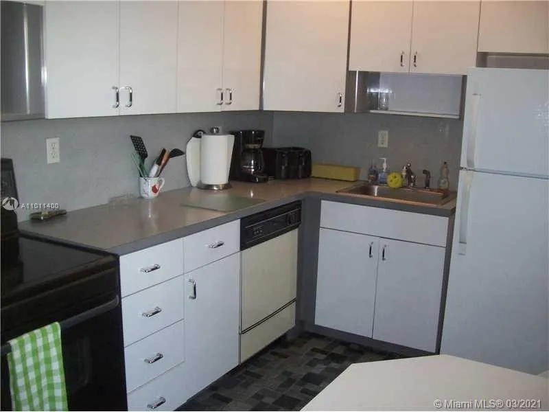 2980 Point East Dr # D305, Aventura FL 33160