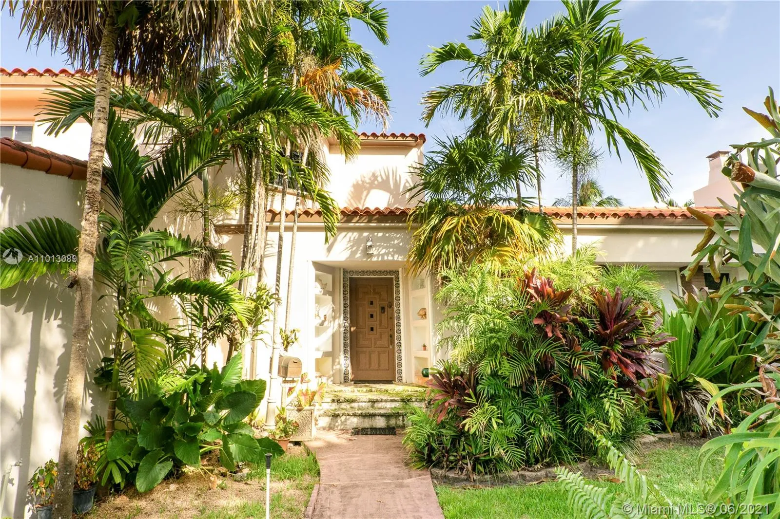 5 bedroom 5 bath for sale at 5149 Alton Rd, Miami Beach FL 33140