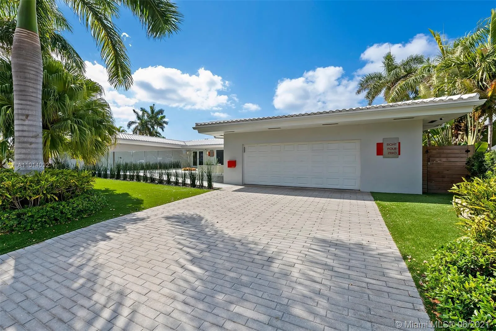 840 S Southlake Dr, Hollywood FL 33019