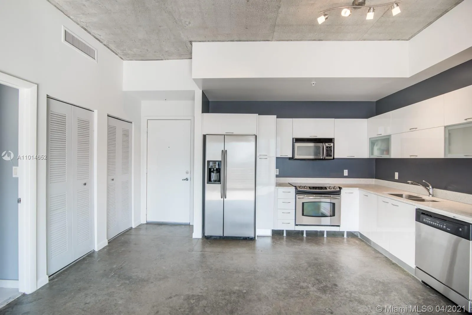 133 NE 2nd Ave # 2211, Miami FL 33132