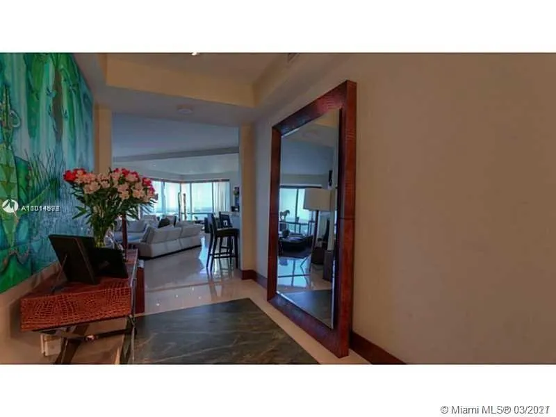 3 bedroom 4 bath for sale at 1425 Brickell Ave # 42F, Miami FL 33131