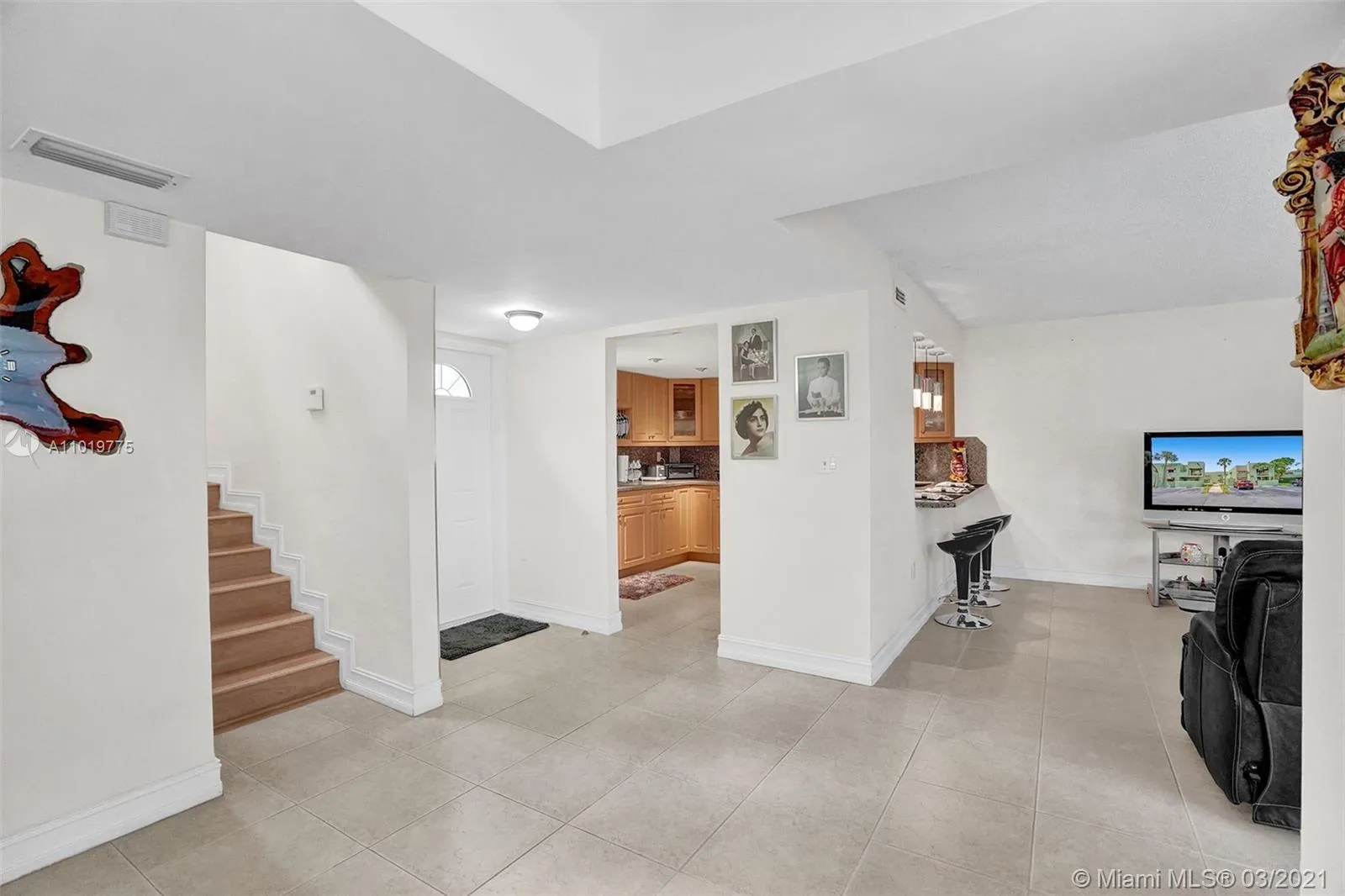 11061 NW 7th St # 12, Miami FL 33172