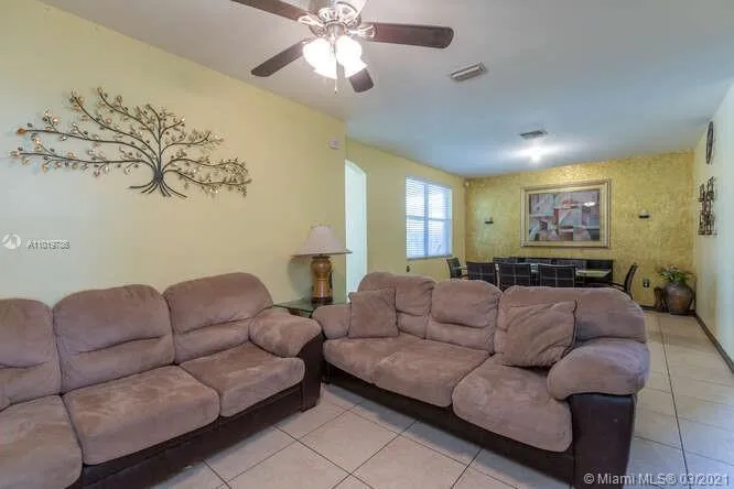 1888 SE 14th St, Homestead FL 33035