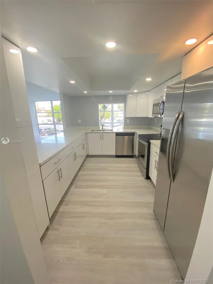 1000 Parkview Dr # 202, Hallandale Beach FL 33009
