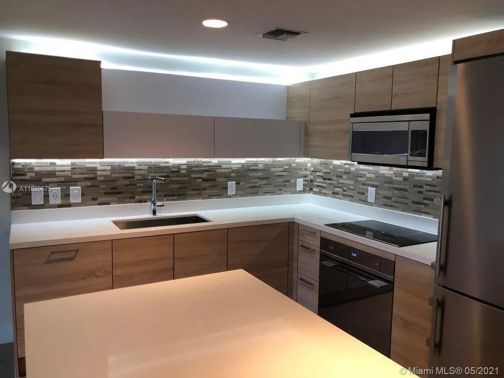 2 bedroom 2 bath for sale at 16385 Biscayne Blvd # 519, North Miami Beach FL 33160