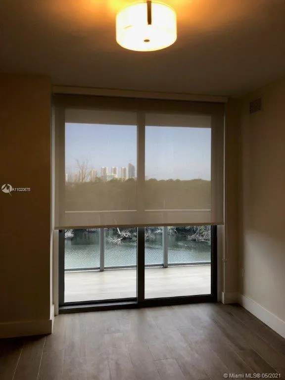16385 Biscayne Blvd # 519, North Miami Beach FL 33160