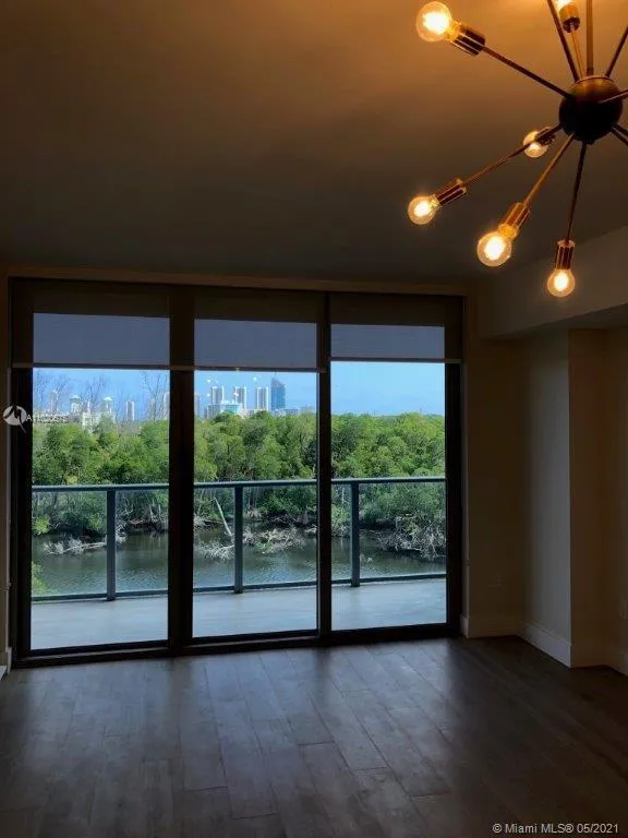 16385 Biscayne Blvd # 519, North Miami Beach FL 33160