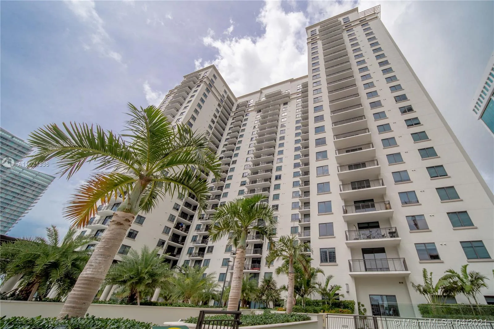 2 bedroom 2 bath for rent at 999 SW 1st Ave # 2105, Miami FL 33130