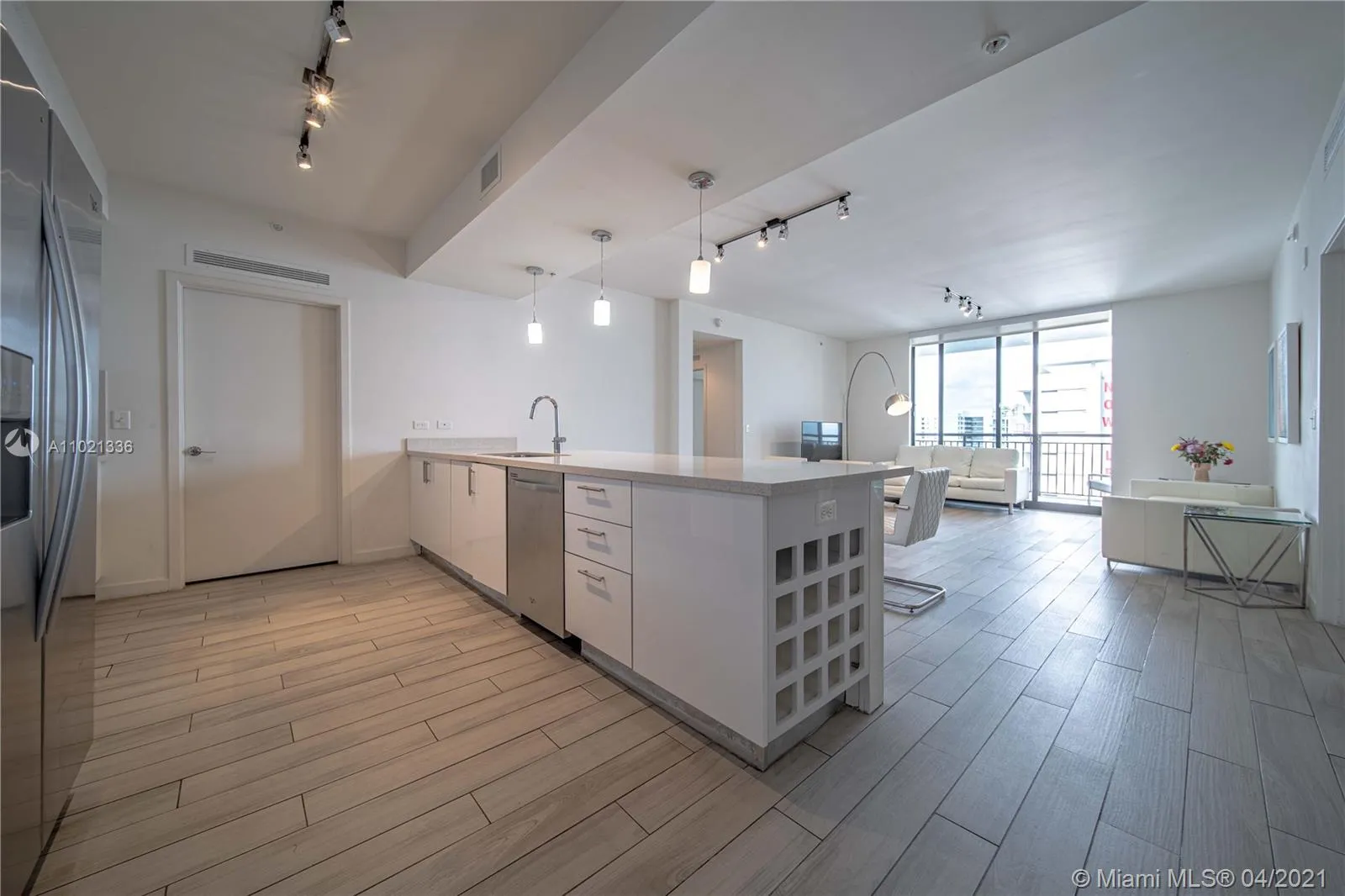 999 SW 1st Ave # 2105, Miami FL 33130