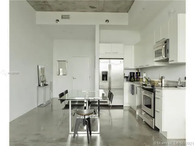 2001 Meridian Ave # 418, Miami Beach FL 33139