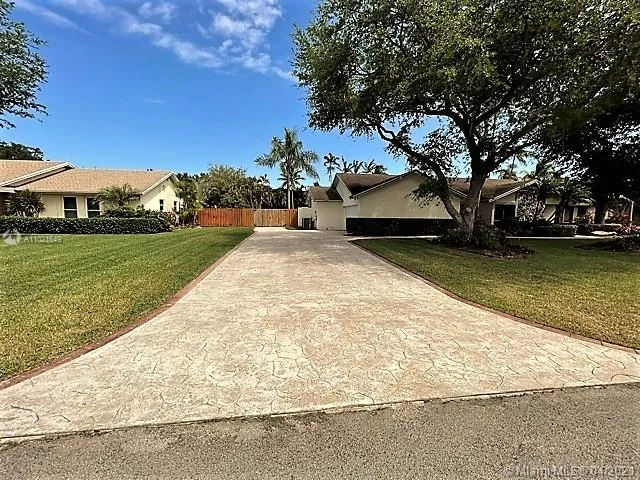 14817 SW 164th Ter, Miami FL 33187