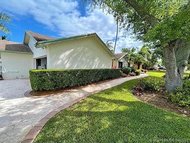 14817 SW 164th Ter, Miami FL 33187