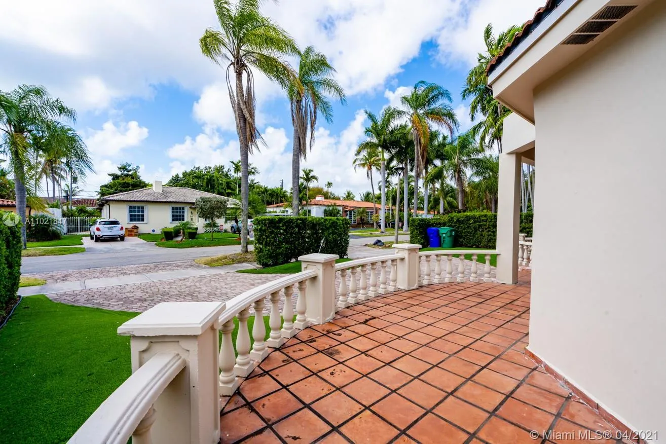 1365 SW 18th St, Miami FL 33145