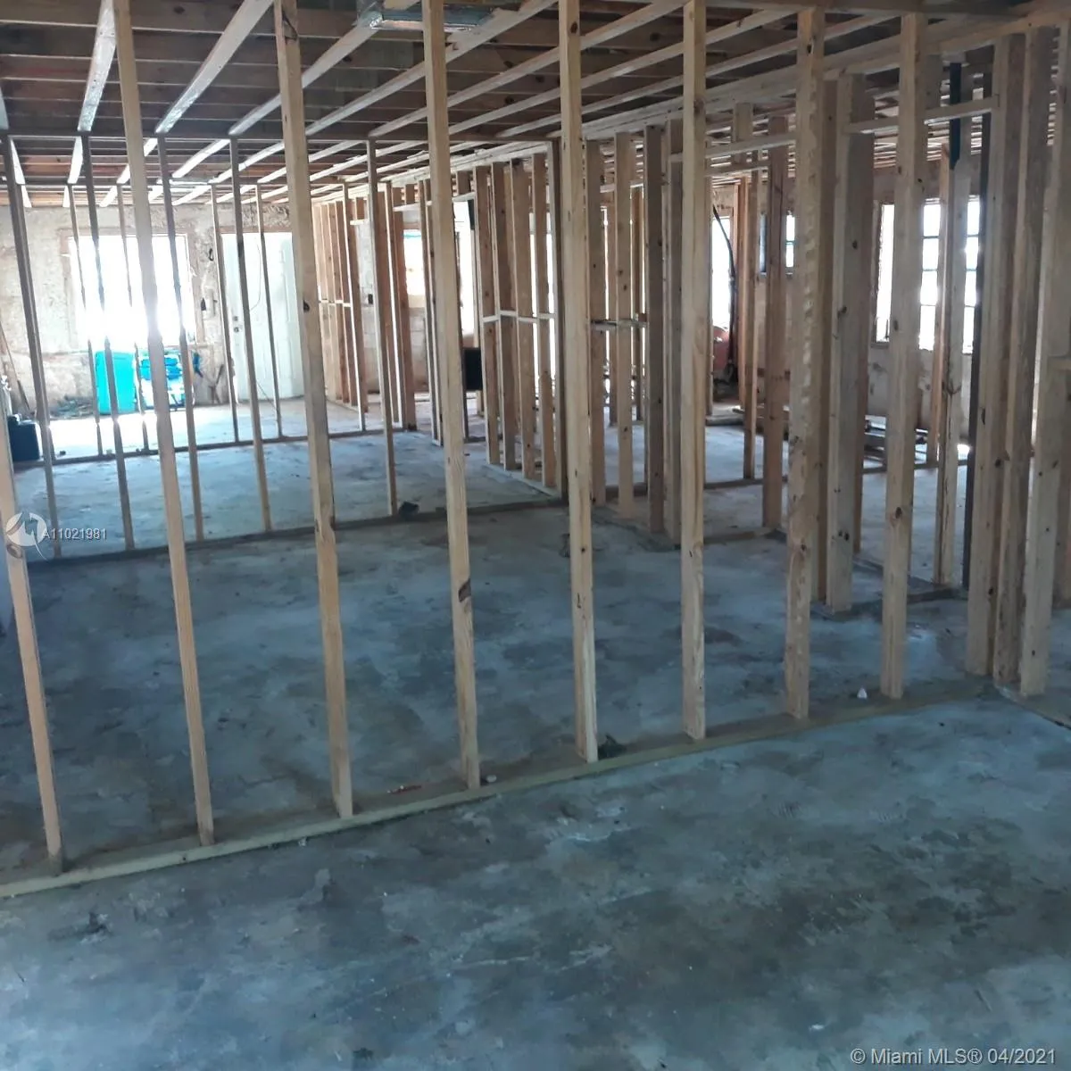 171 NW 47th St, Miami FL 33127