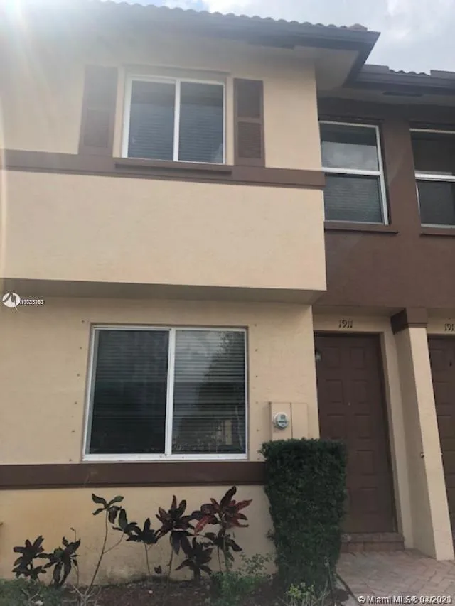 1911 Hibiscus Ln, Riviera Beach FL 33404