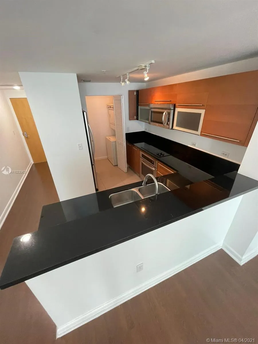 253 NE 2nd St # 1706, Miami FL 33132