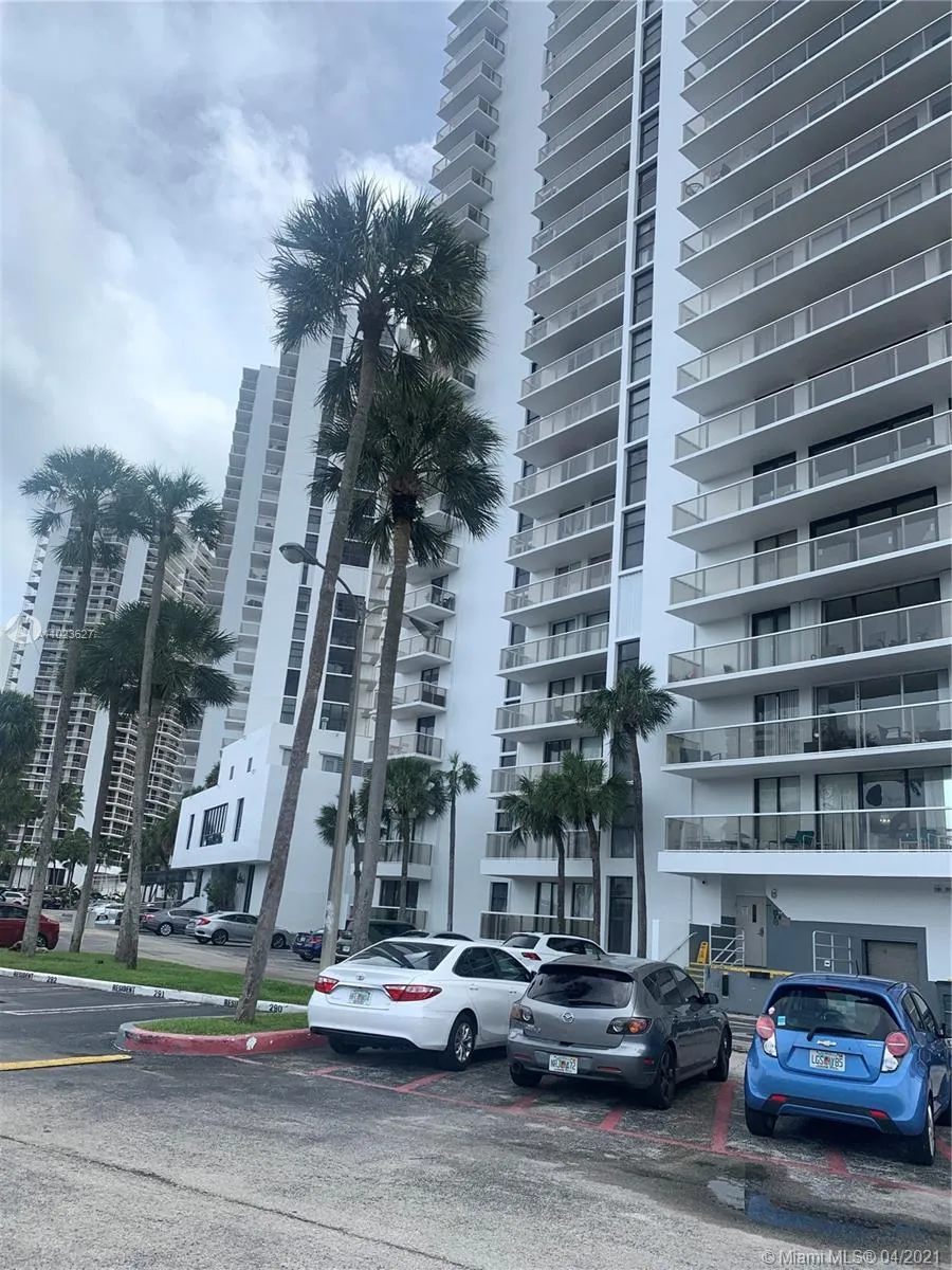 2 bedroom 1 bath for sale at 3701 N Country Club Dr # 203, Aventura FL 33180