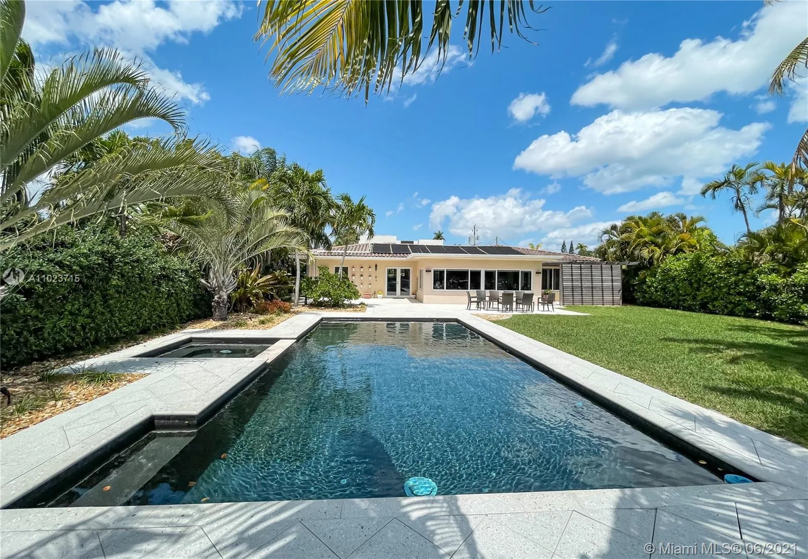 2104 NE 124th St, North Miami FL 33181