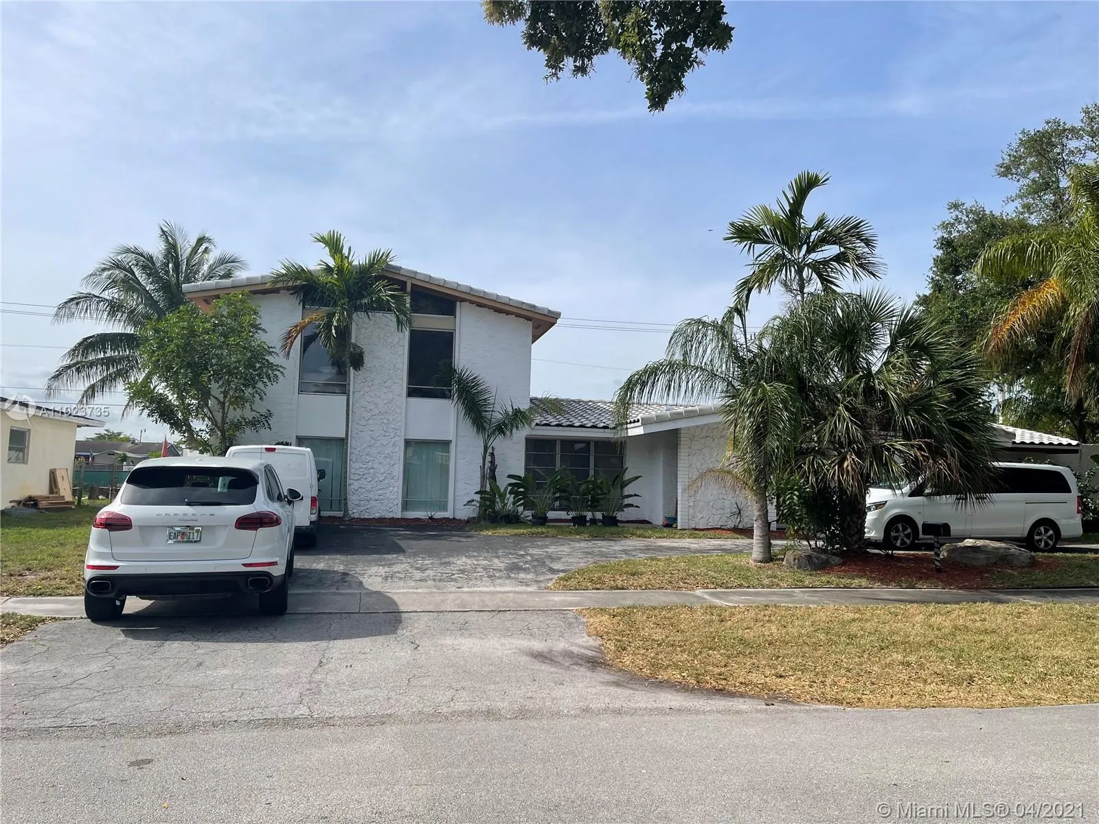 8 bedroom 6 bath for rent at 4322 Polk St, Hollywood FL 33021