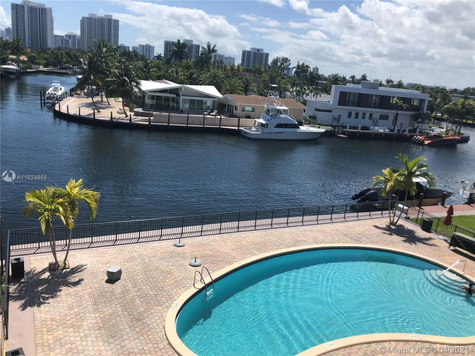 301 Golden Isles Dr # 406, Hallandale Beach FL 33009