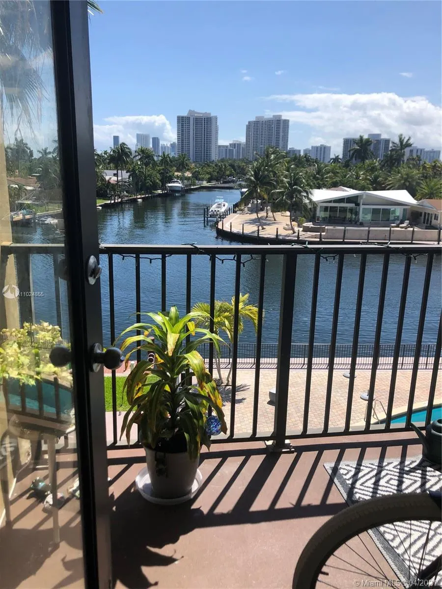 301 Golden Isles Dr # 406, Hallandale Beach FL 33009
