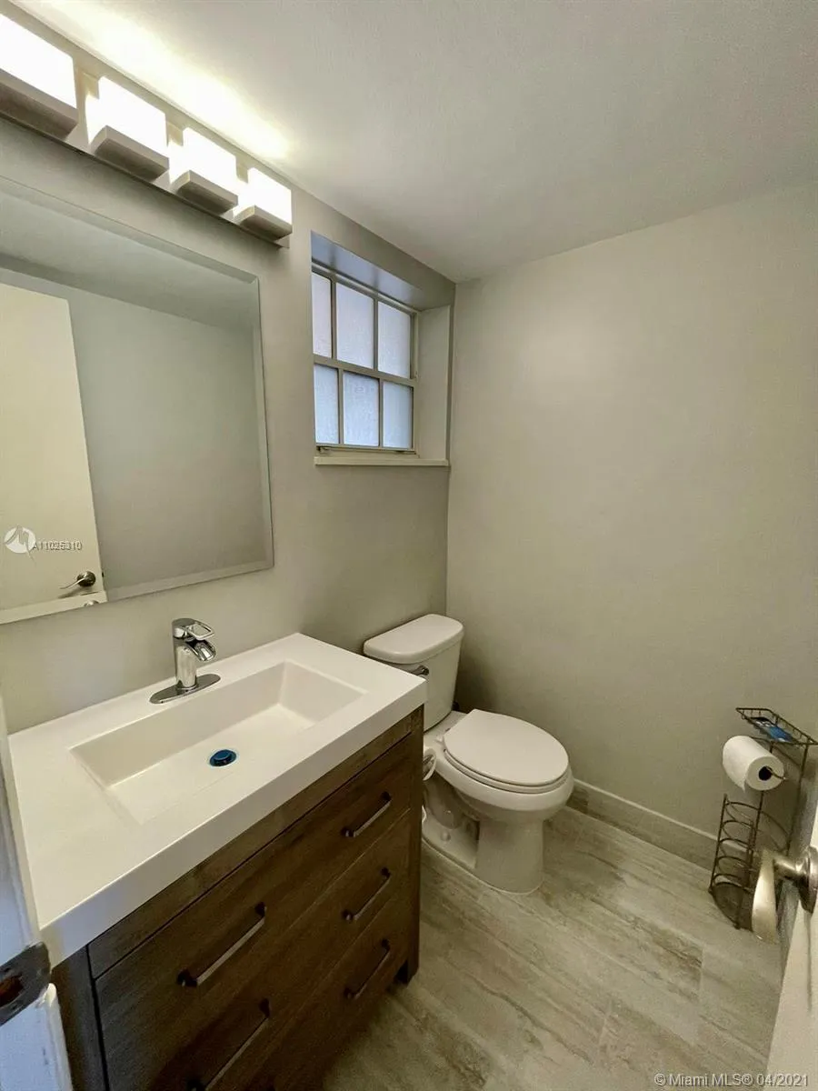 1001 Hillcrest Ct # 315, Hollywood FL 33021