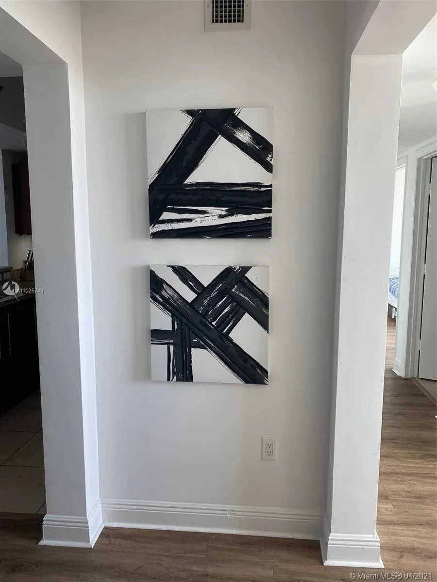 2 bedroom 2 bath for rent at 2681 N Flamingo Rd # 2004S, Sunrise FL 33323