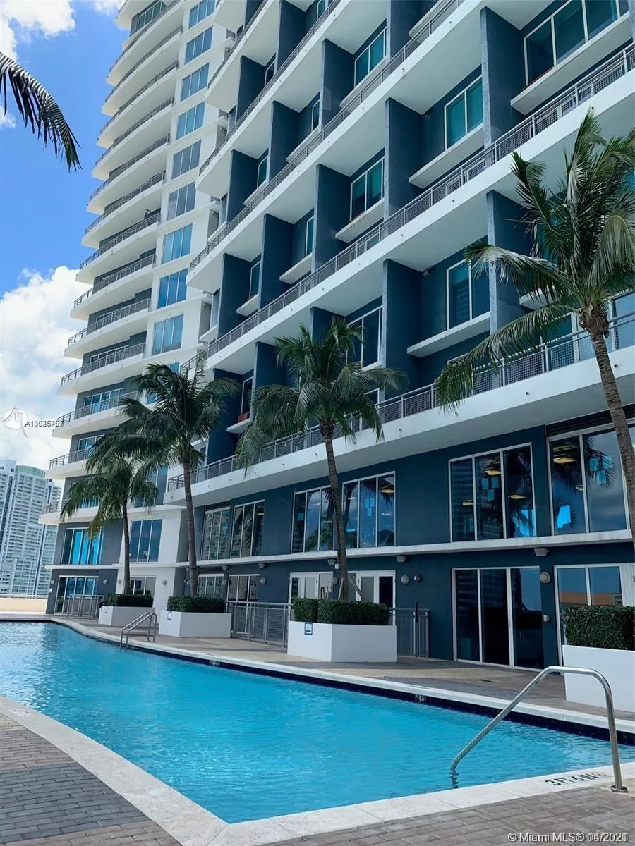 1 bedroom 1 bath for sale at 60 SW 13th St # 2001, Miami FL 33130
