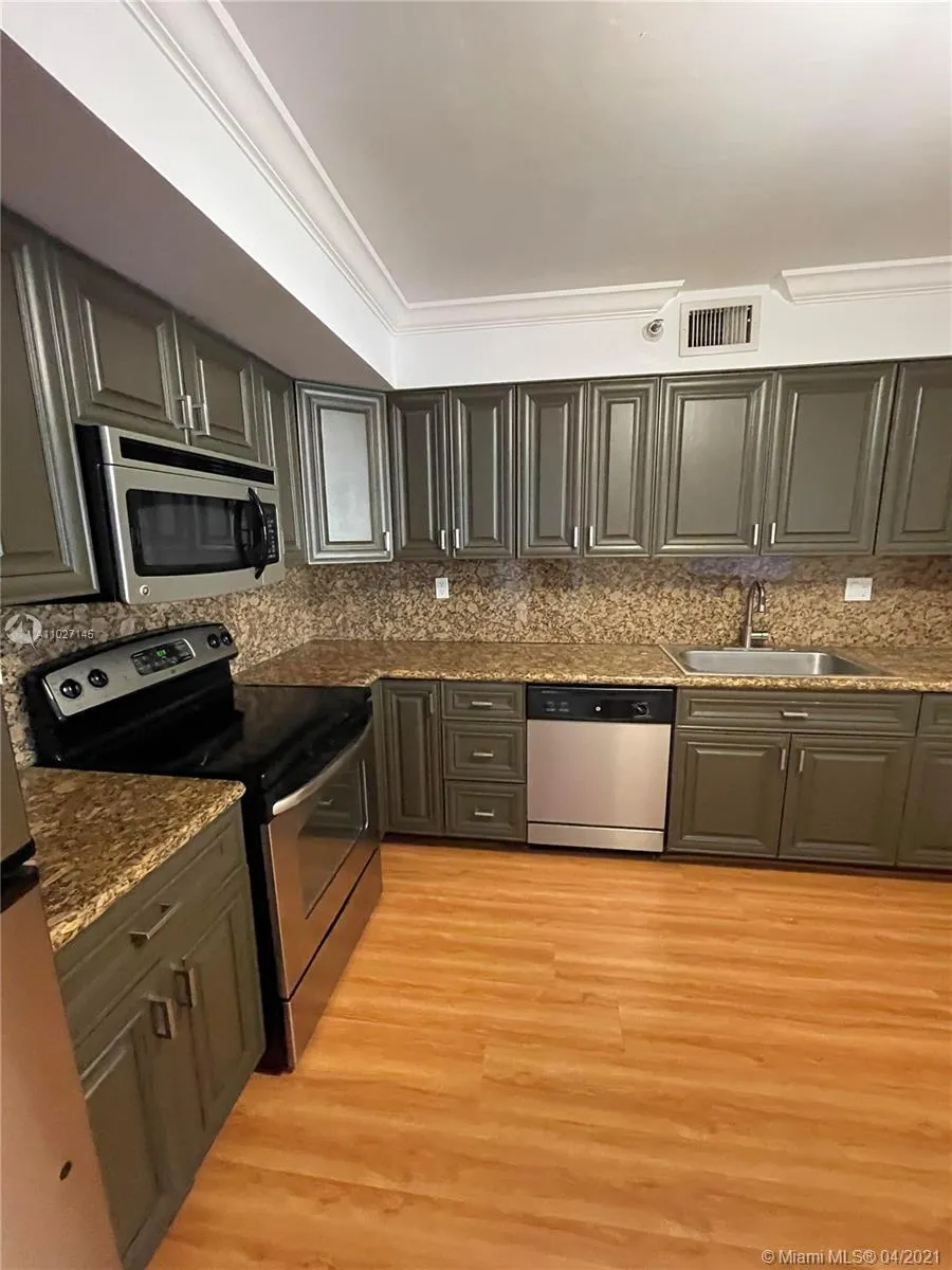 3500 Mystic Pointe Dr # 2507, Aventura FL 33180