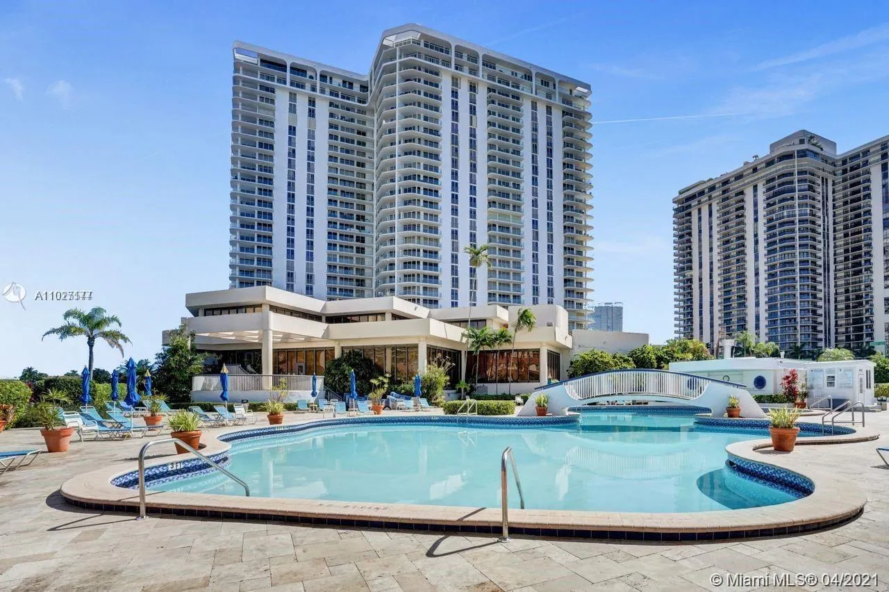 19707 Turnberry Way # 6, Aventura FL 33180