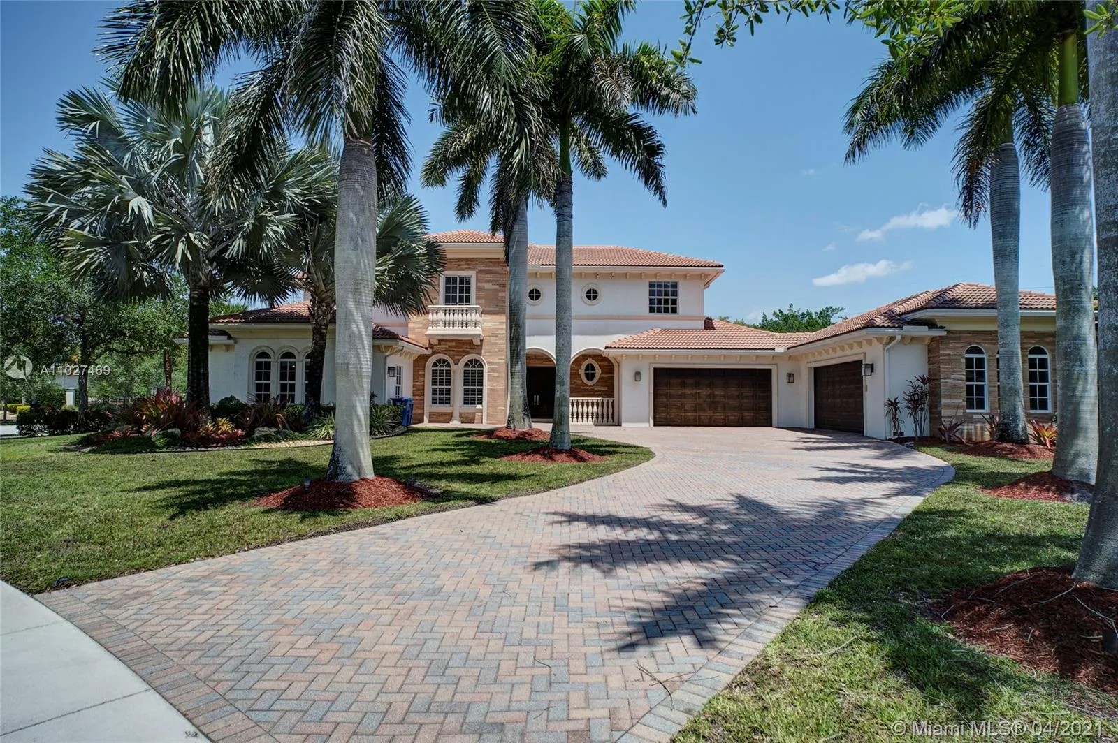 6 bedroom 6 bath for sale at 3200 LAKE RIDGE LANE, Weston FL 33332
