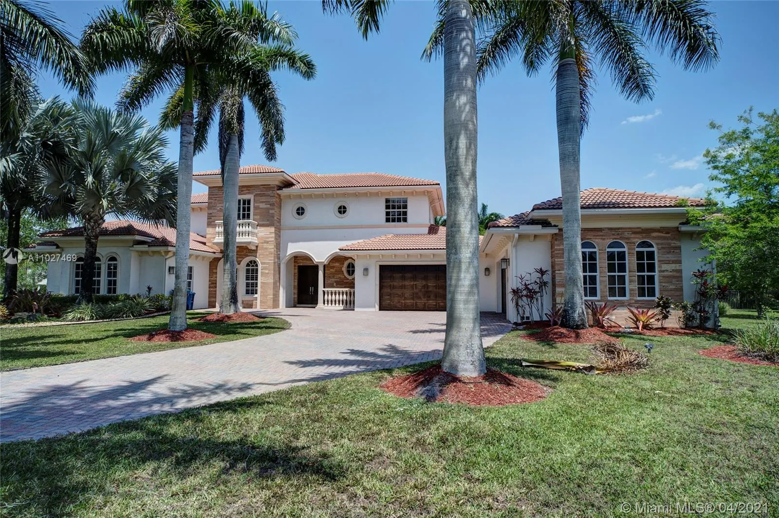 3200 Lake Ridge Lane, Weston FL 33332