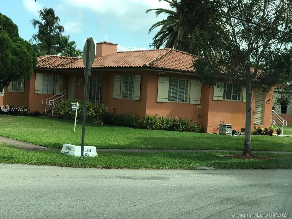 5 bedroom 5 bath for sale at 1258 Obispo Ave, Coral Gables FL 33134