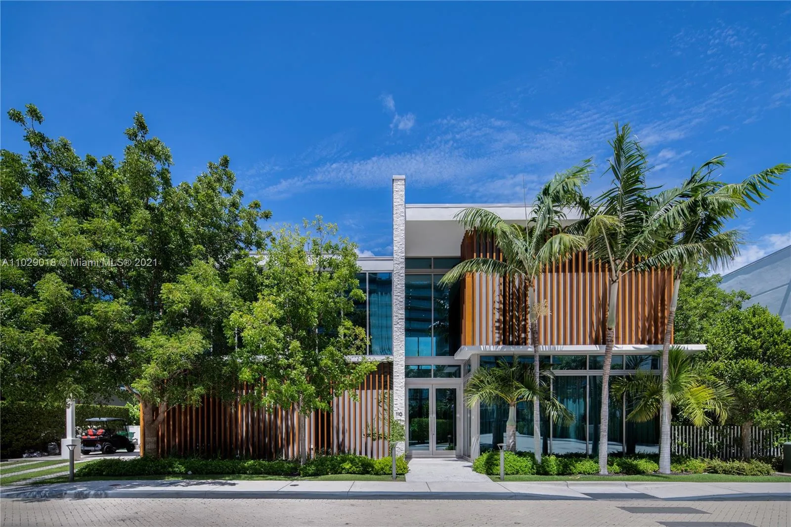 5 bedroom 5 bath for sale at 110 Reef Ln, Key Biscayne FL 33149