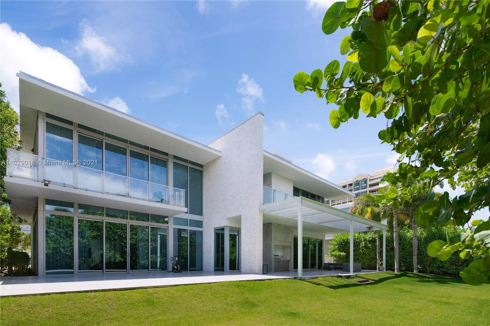 110 Reef Ln, Key Biscayne FL 33149