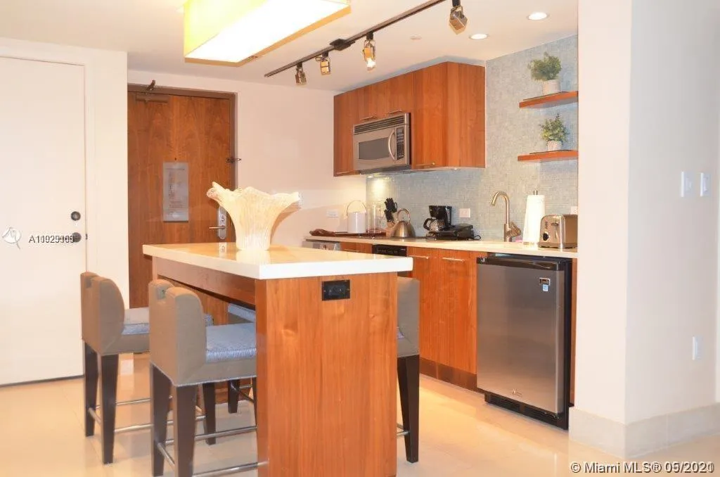 6801 Collins Ave # 209, Miami Beach FL 33141