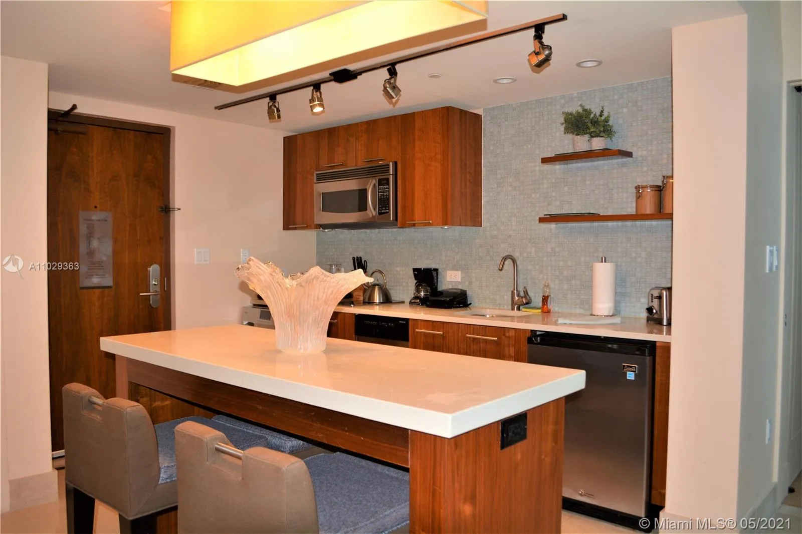 6801 Collins Ave # 209, Miami Beach FL 33141