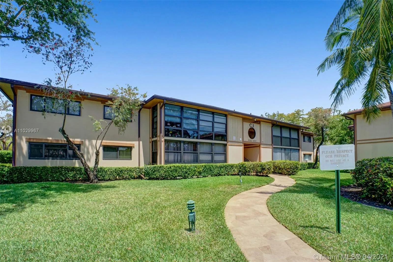 2 bedroom 2 bath for sale at 10597 E Clairmont Cir # 212, Tamarac FL 33321