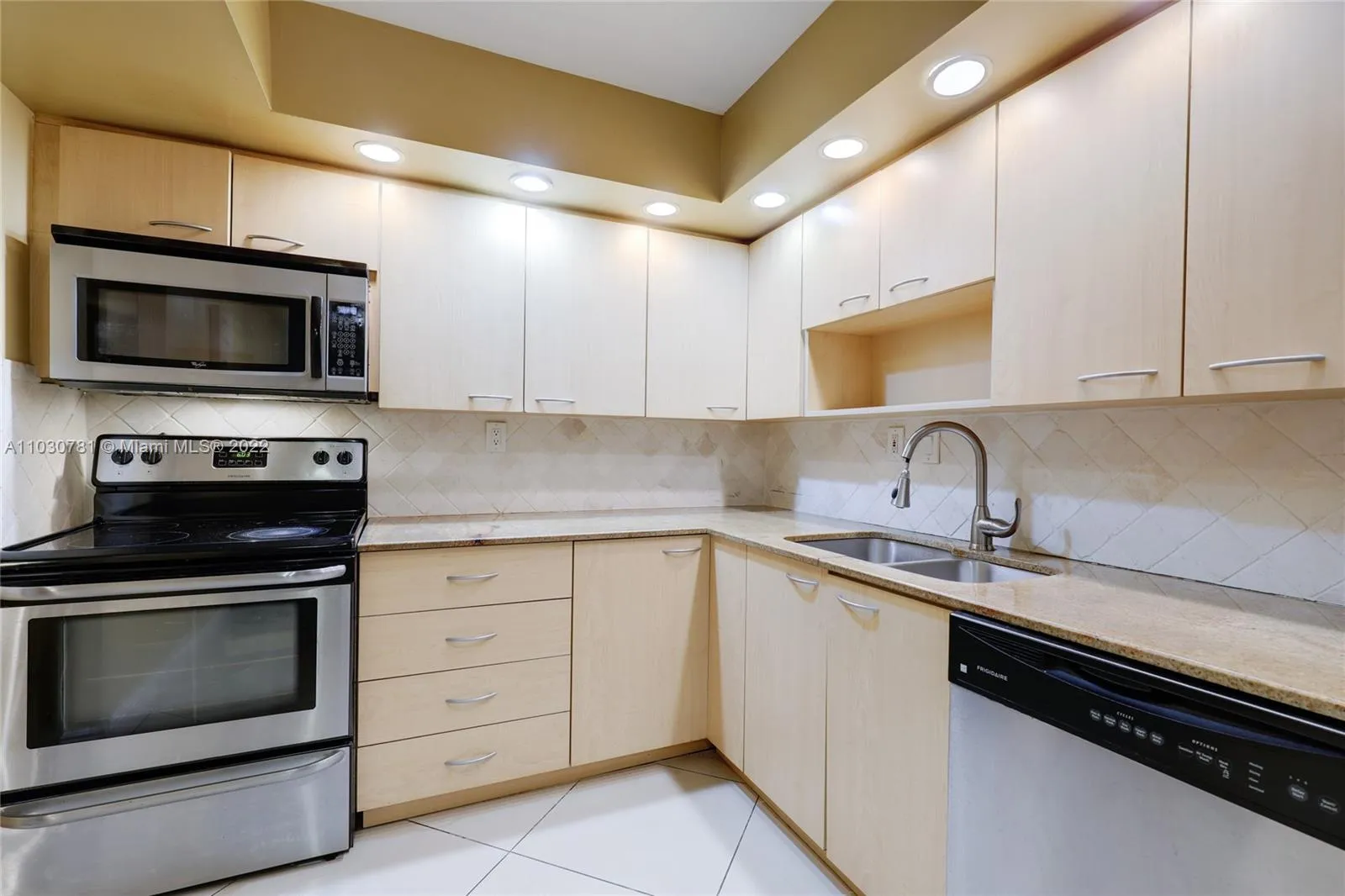 3 bedroom 2 bath for sale at 20200 W Country Club Dr, Aventura FL 33180