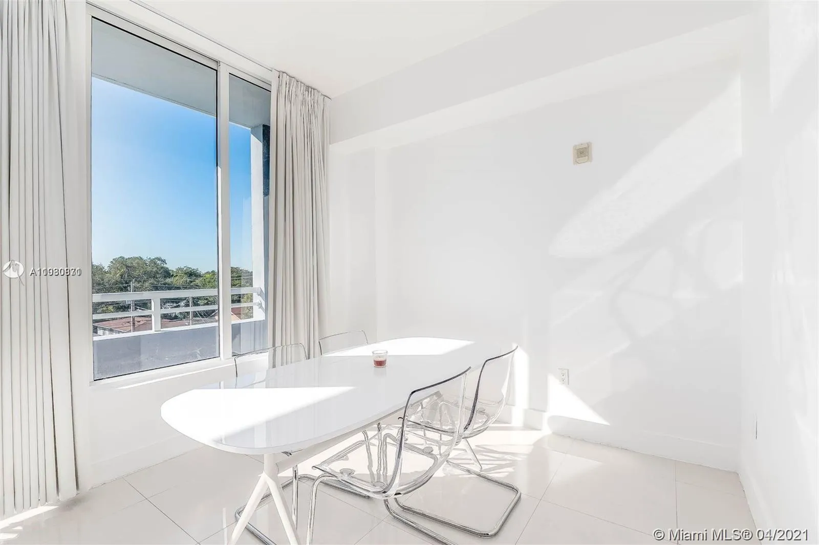 3250 Grand Ave # 407, Miami FL 33133