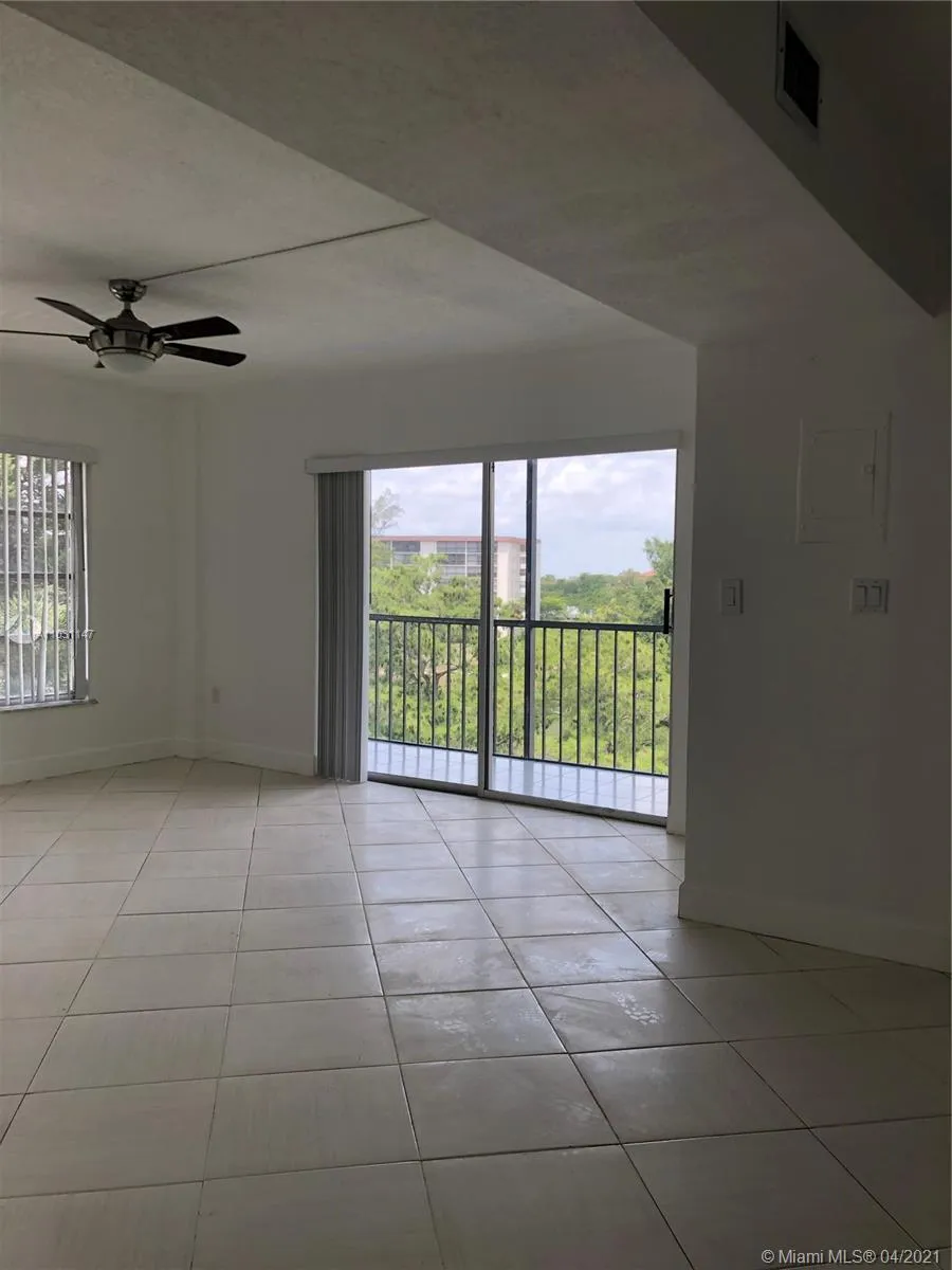 4172 Inverrary Dr # 501, Lauderhill FL 33319