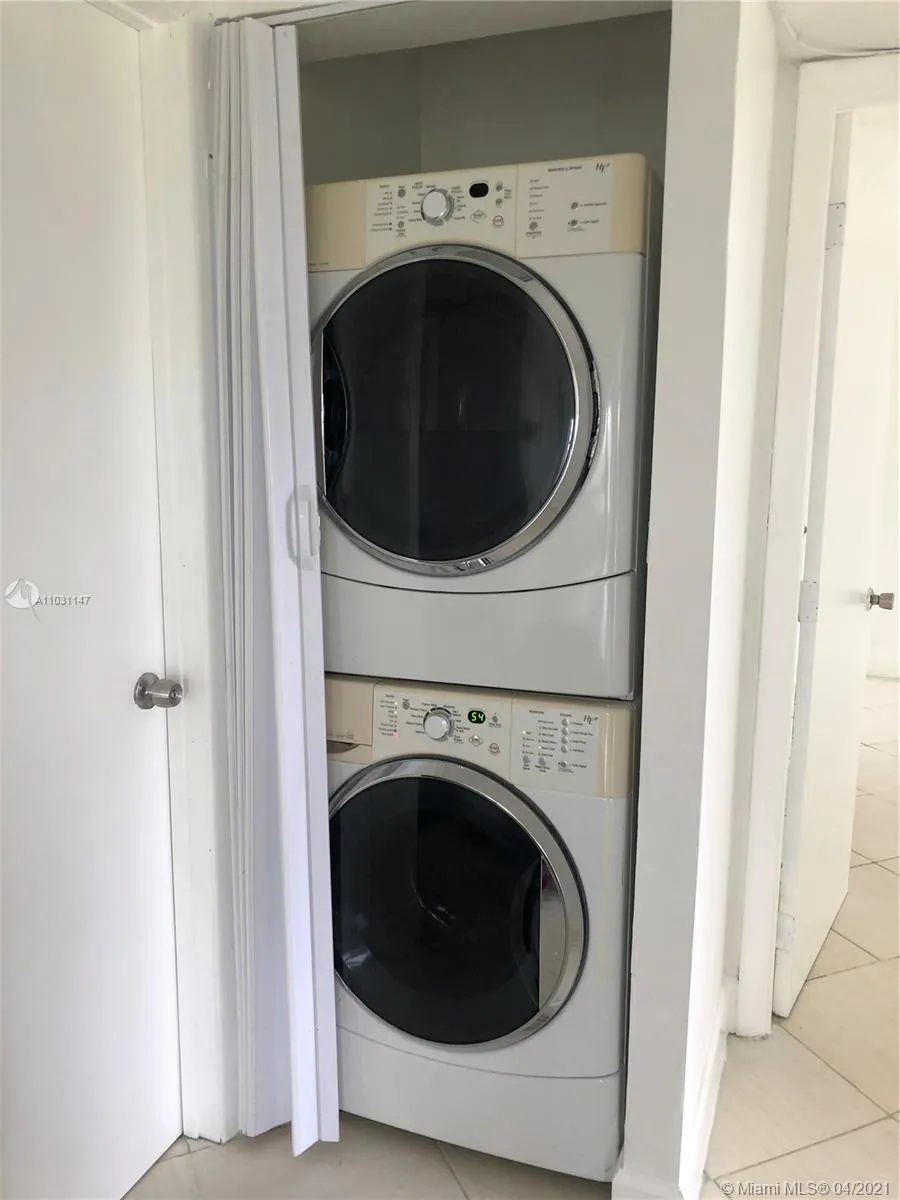 4172 Inverrary Dr # 501, Lauderhill FL 33319