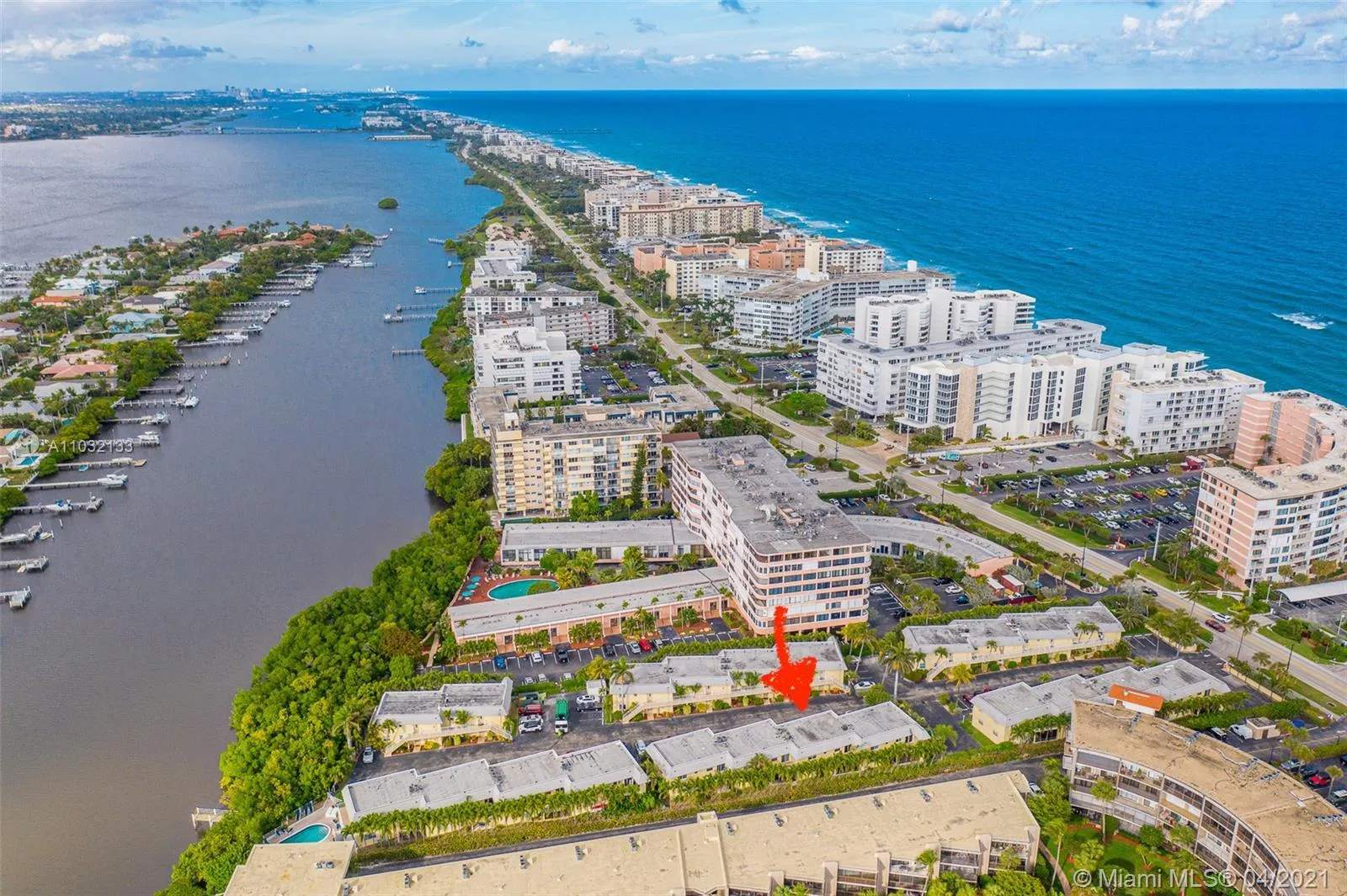 2 bedroom 2 bath for sale at 3601 S Ocean Blvd # 406, South Palm Beach FL 33480