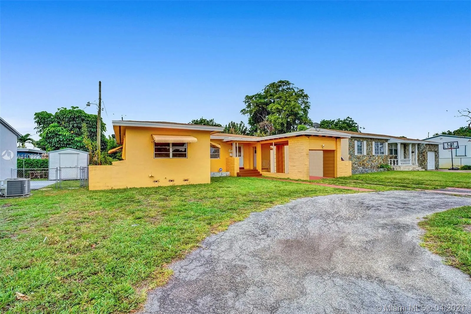 2462 Wiley St, Hollywood FL 33020