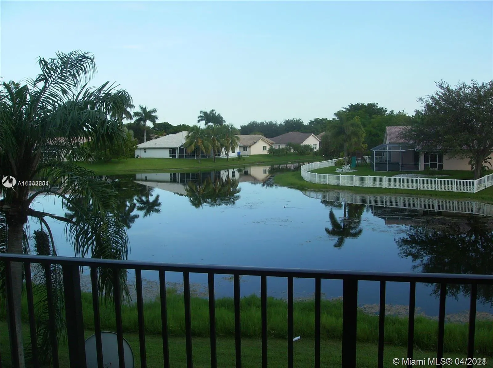 450 W Palm Cir W # 207, Pembroke Pines FL 33025