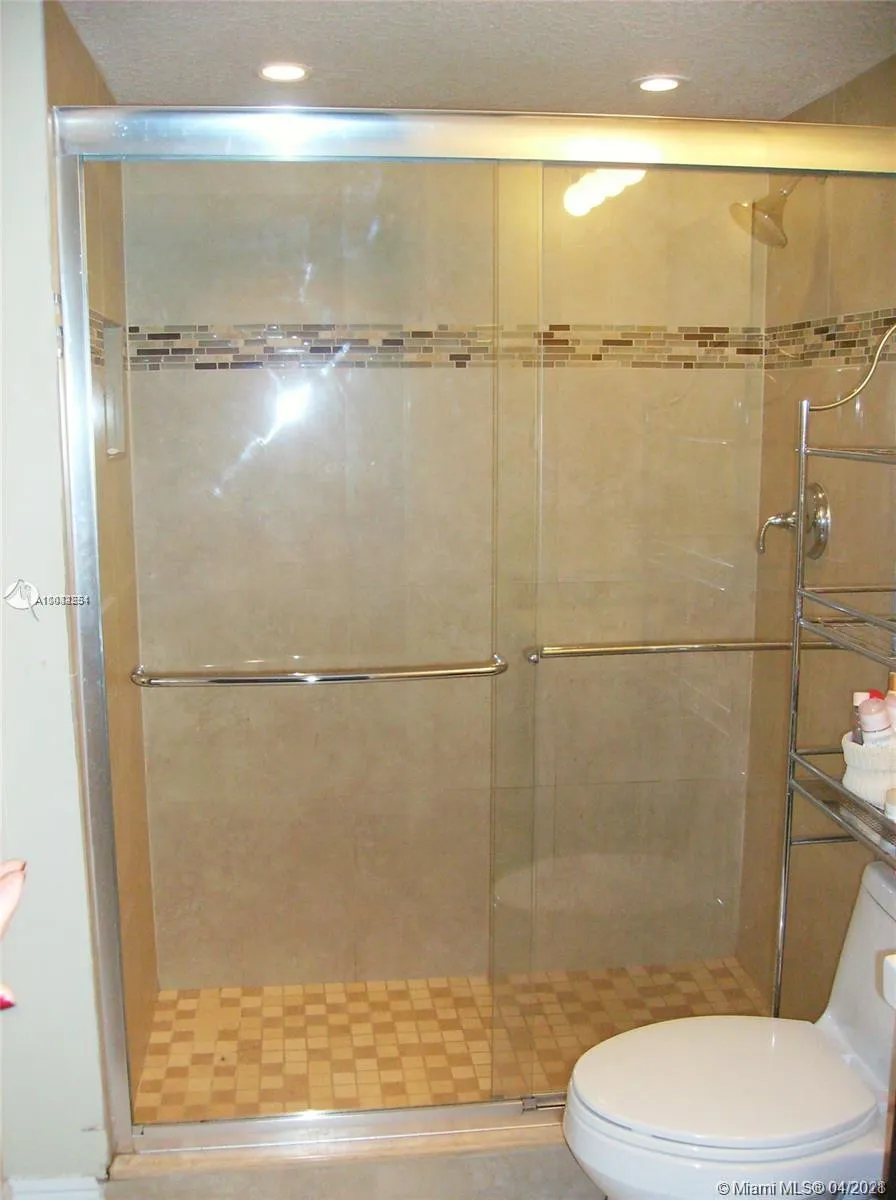 450 W Palm Cir W # 207, Pembroke Pines FL 33025