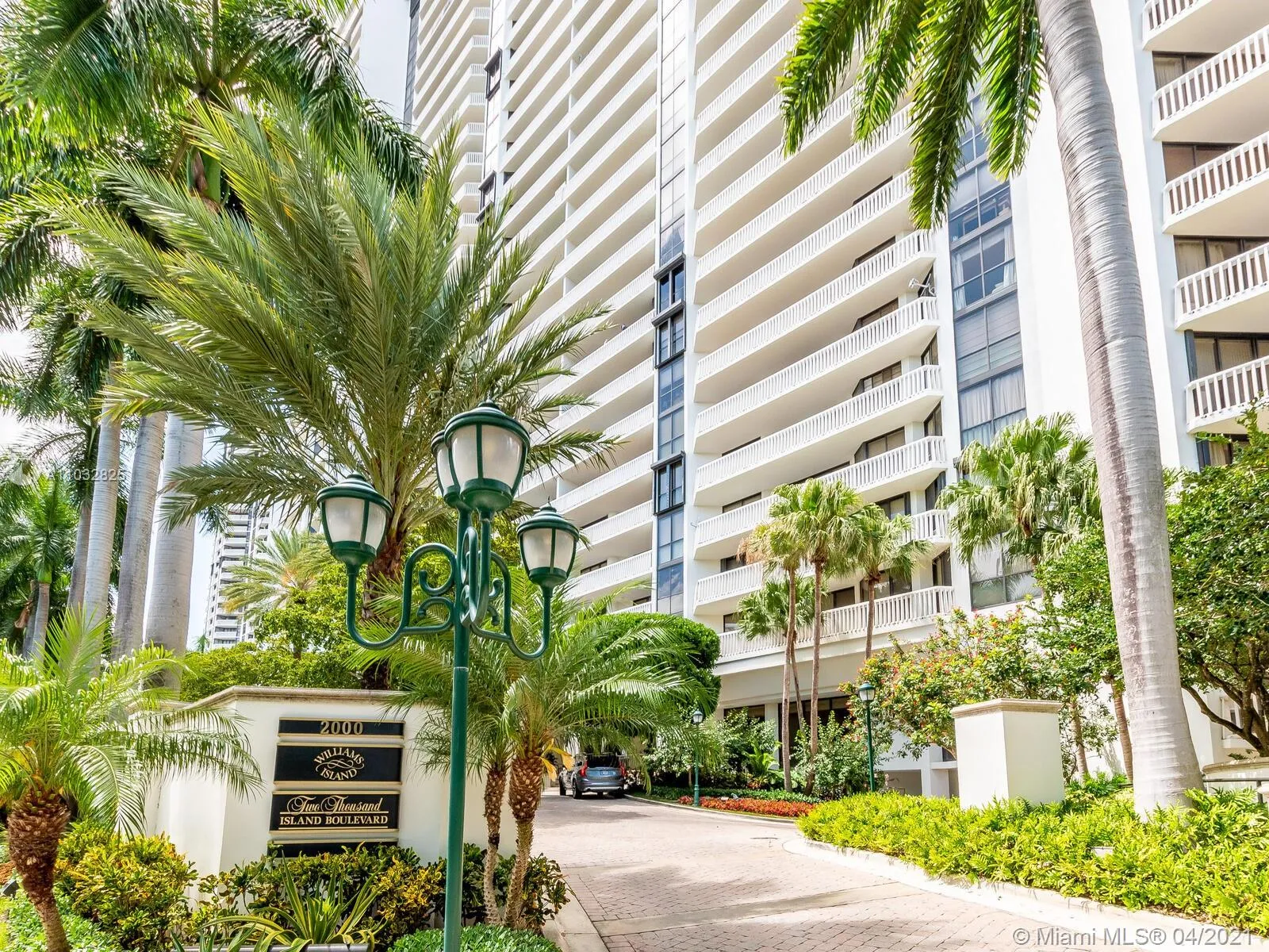 3 bedroom 4 bath for rent at 2000 Island Blvd # 7, Aventura FL 33160