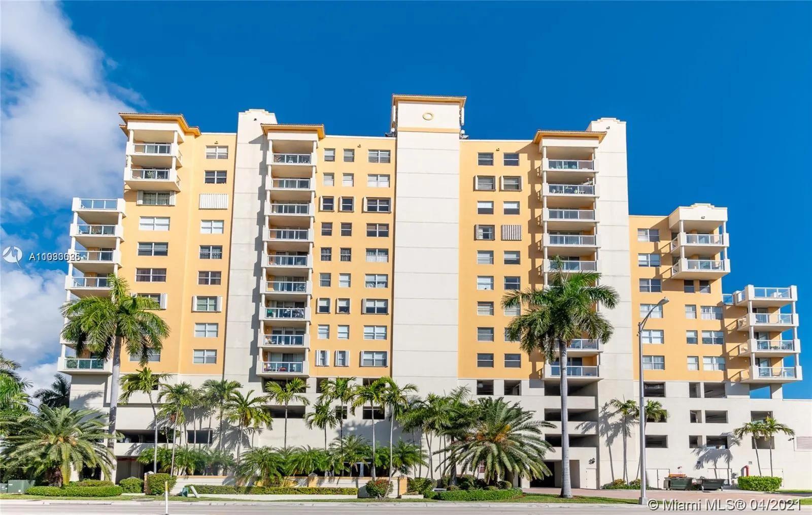 1625 Kennedy Cswy # 1204B, North Bay Village FL 33141