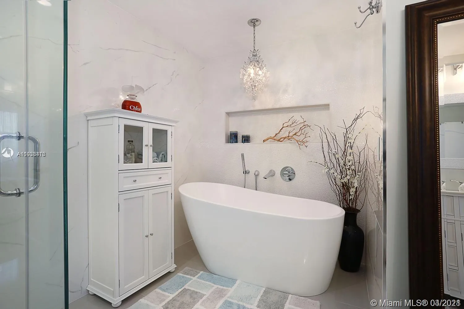 2 bedroom 2 bath for sale at 20 Calabria Ave # 302, Coral Gables FL 33134