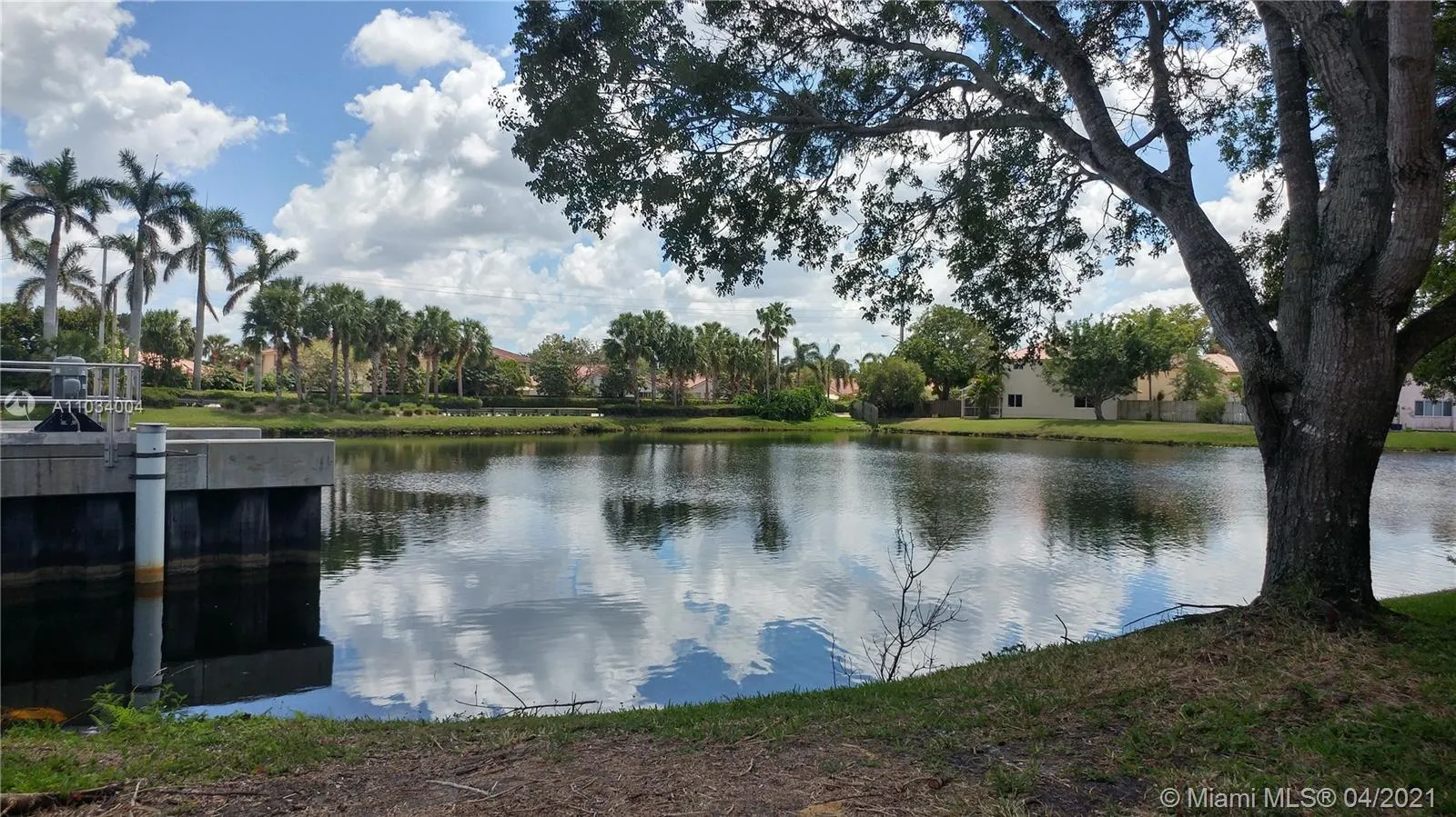 153 Lakeview Dr # 101, Weston FL 33326